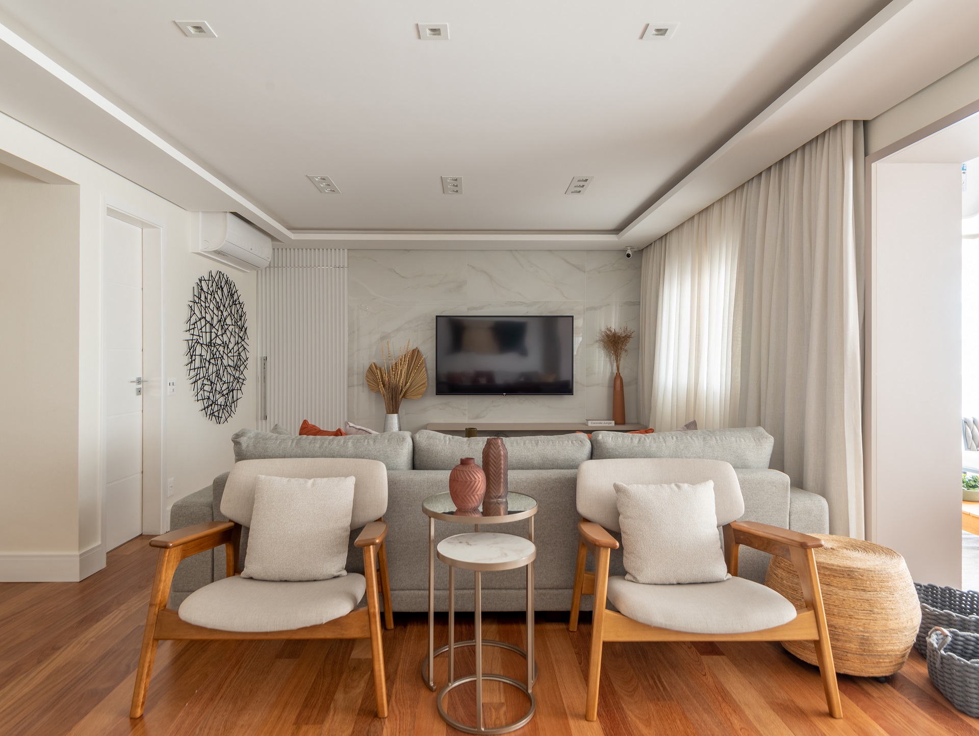 Ambiente escandinavo acolhedor com texturas naturais