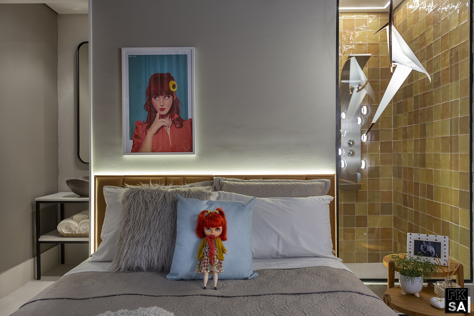 Loft Pop Art com cores vibrantes e elementos culturais modernos